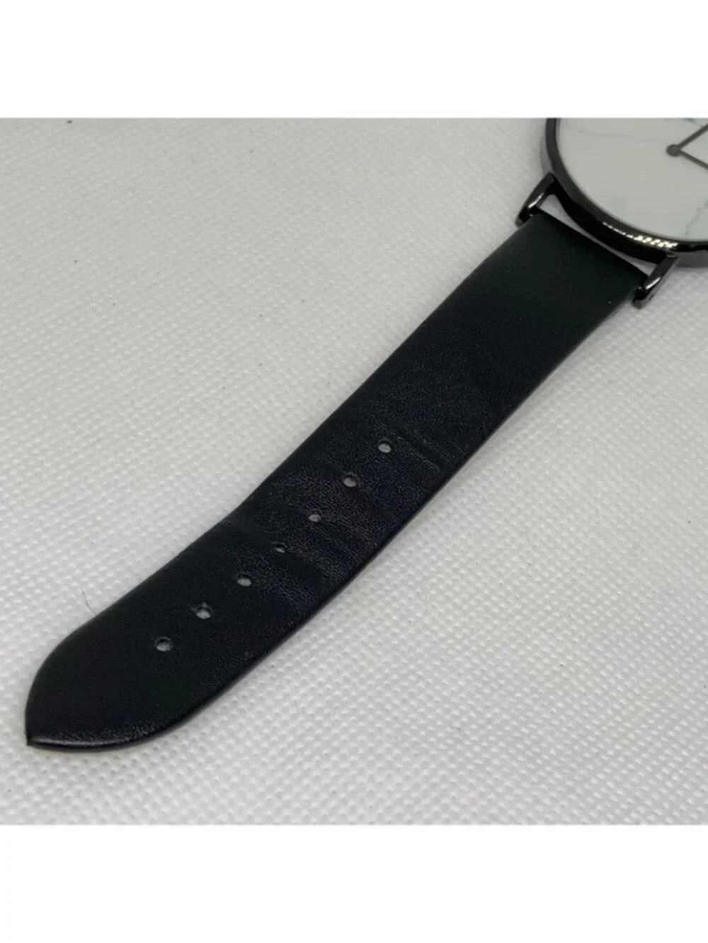Boune men’s quartz analog watch black tone 40mm white dial leather band running